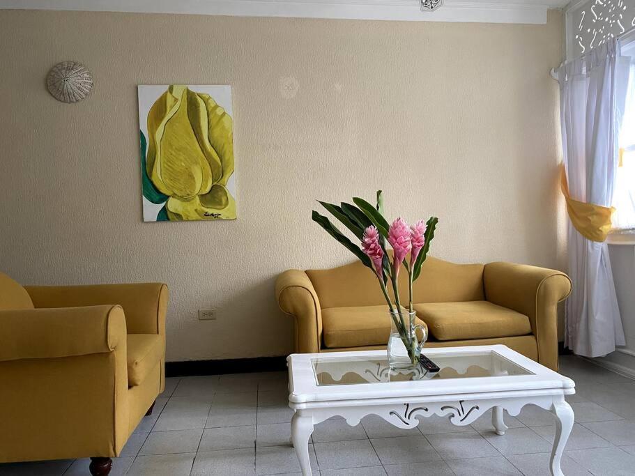 Lush Tropical Apartment Located In A 4-Star Resort Runaway Bay Exterior foto