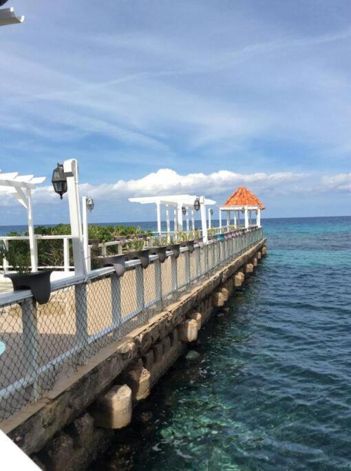 Lush Tropical Apartment Located In A 4-Star Resort Runaway Bay Exterior foto