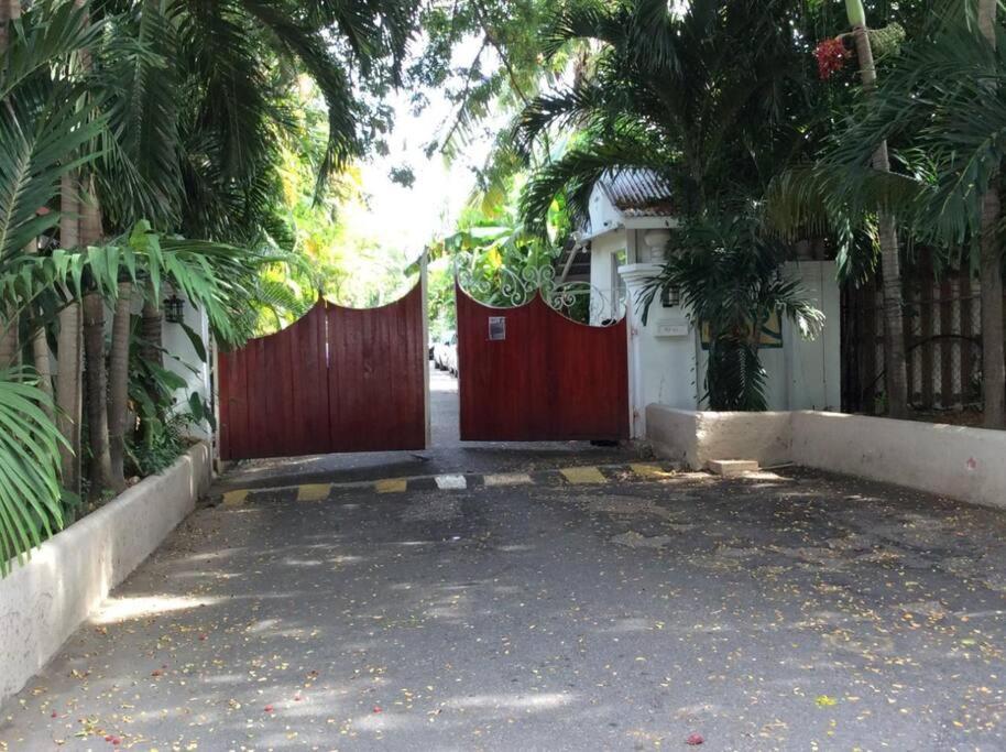 Lush Tropical Apartment Located In A 4-Star Resort Runaway Bay Exterior foto